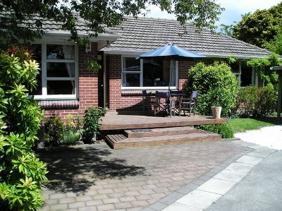 Private Sunny Garden Setting Picture Private Sunny Garden Setting Picture