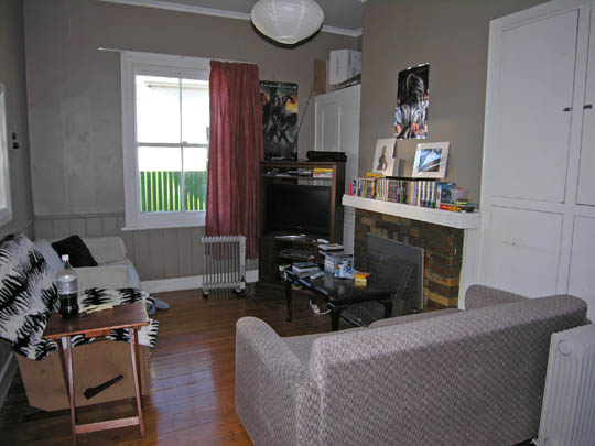 City Life....Rent or Redevelop. Buyers in High $300,000s Picture 3