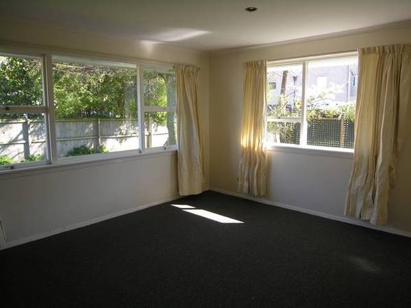 Recently Redecorated with New Carpet Picture 2