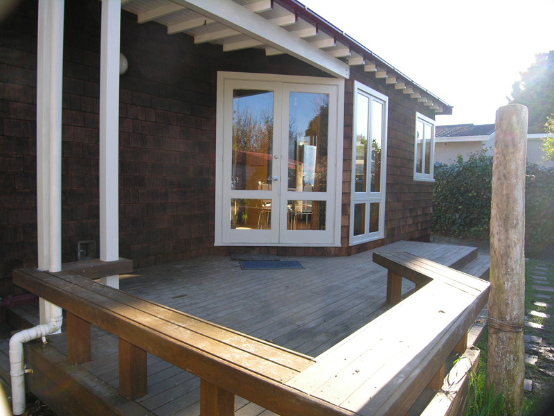 Warm, Sunny & Spacious Family Home Picture 1