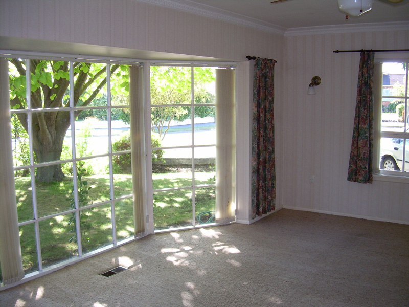 Pretty Colonial Home Picture 3