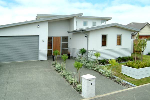 Award Winning Executive Home. Picture 2