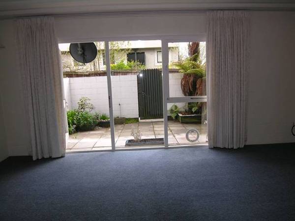 Close to Merivale Picture 3