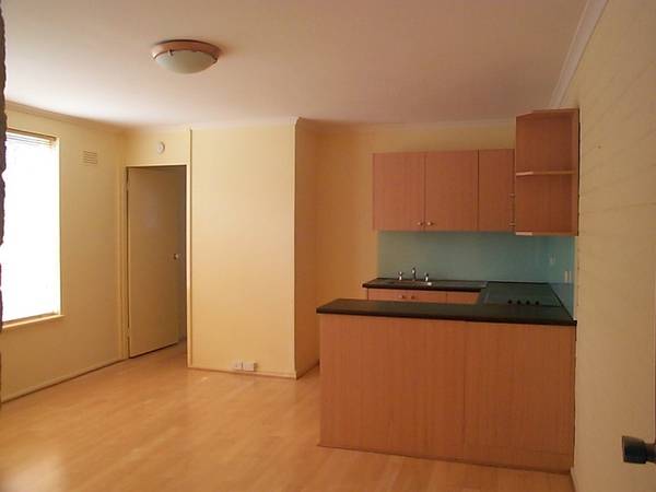 PLEASE CONTACT TENANT TO INSPECT - KATSILA - 0407 354 274 Picture 3