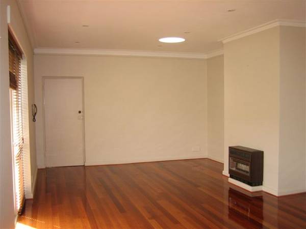 KEYS IN OFFICE @ CHAPEL STREET Picture 2