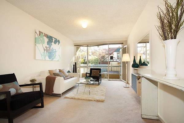 AFFORDABLE WITH SUPERB LIFESTYLE SURROUNDINGS Picture 2