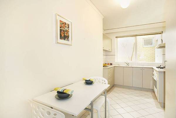 AFFORDABLE WITH SUPERB LIFESTYLE SURROUNDINGS Picture 3