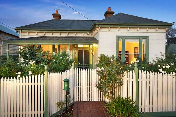 STYLISH DOUBLE FRONTED VICTORIAN HOME Picture 1