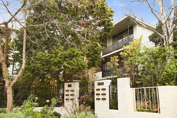 BRIGHT AND EXCITING CLASSIC 60's STYLE Picture 1