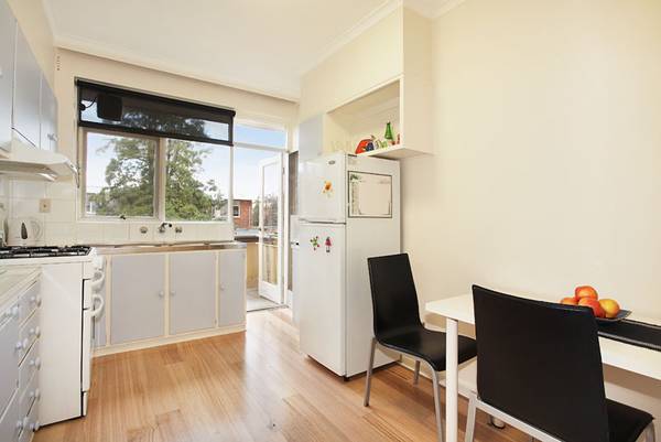 PRIVACY PLUS Picture