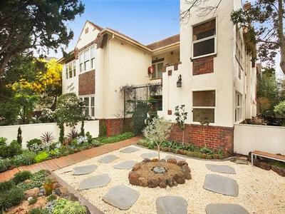 `LEICESTER LODGE' - DELIGHTFUL DECO WITH COURTYARD Picture `LEICESTER LODGE' - DELIGHTFUL DECO WITH COURTYARD Picture