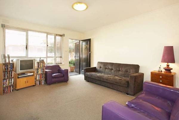 AFFORDABLE LIVING WITH SUPERB LIFESTYLE SURROUNDINGS Picture 2