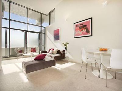 SLEEK, STYLISH INNER-CITY LIVING Picture SLEEK, STYLISH INNER-CITY LIVING Picture