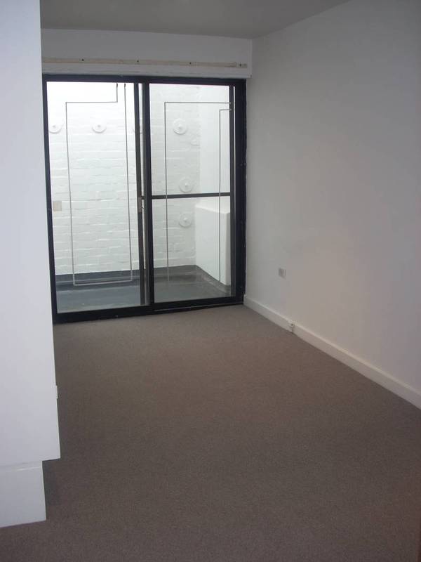 NEAR NEW OFFICE ABOVE SHOP IN TOORAK ROAD - NO OUTGOINGS PAYABLE!! Picture 3