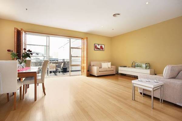 Big On Style, Big On Living Picture