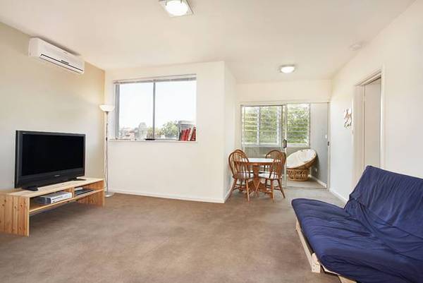 Stylish Living in this Lifestyle Location Picture