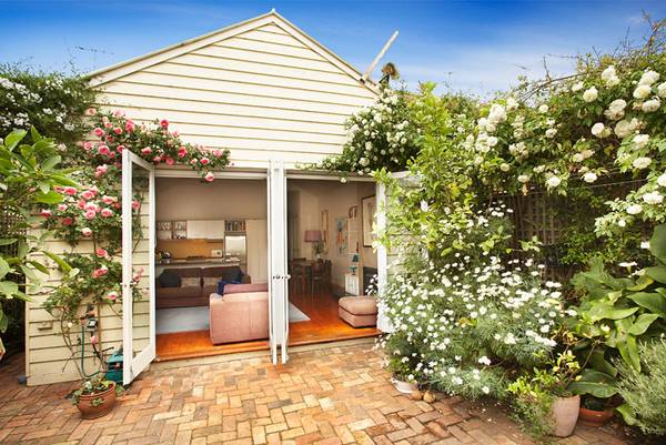 Fabulous Freestanding Victorian with Spacious Open Living & Private Garden Picture