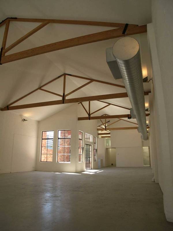 EXCLUSIVE BRAND NEW LOFT STYLE OFFICE/SHOWROOM Picture 2