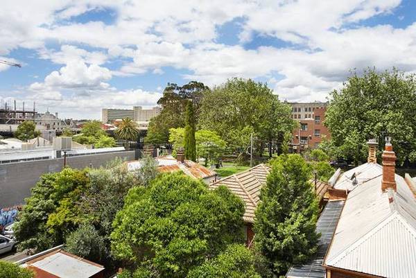 LIFESTYLE & LOCATION Picture