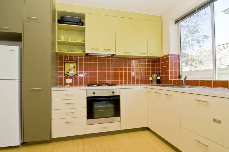 MODERN & AFFORDABLE IN THIS LIFESTYLE LOCATION Picture 3