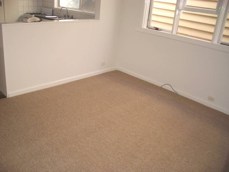 PLEASE CONTACT THE TENANT TO INSPECT - 0431 053 077 - JACKSON Picture 3