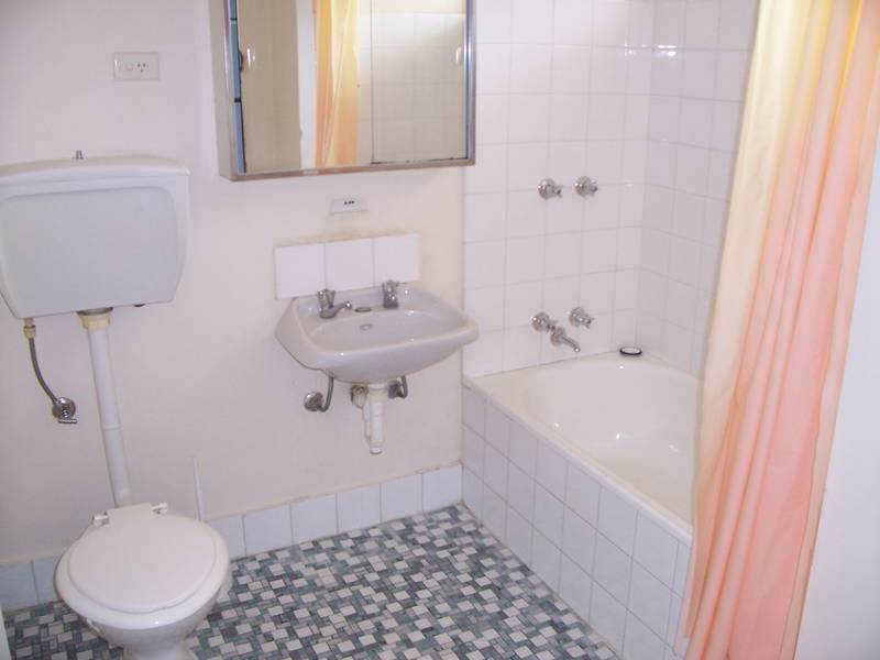 KEYS IN OFFICE @ BELLAIR STREET, KENSINGTON Picture