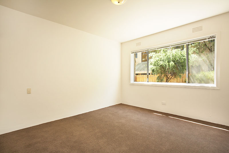 LARGE & AFFORDABLE WITH ATTRACTIVE PRAHRAN LIFESTYLE Picture 3