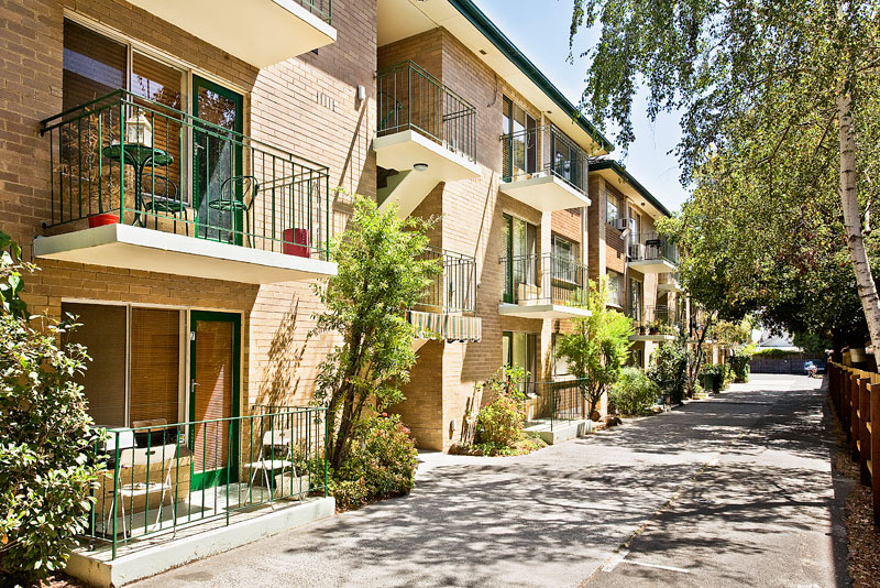 LARGE & AFFORDABLE WITH ATTRACTIVE PRAHRAN LIFESTYLE Picture 1