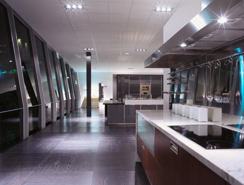 SUPER IMPRESSIVE DOUBLE STOREY SHOWROOM WITH OFFICES Picture SUPER IMPRESSIVE DOUBLE STOREY SHOWROOM WITH OFFICES Picture