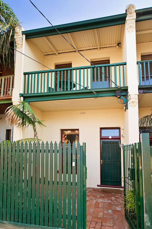 CHARMING VICTORIAN TERRACE Picture 2