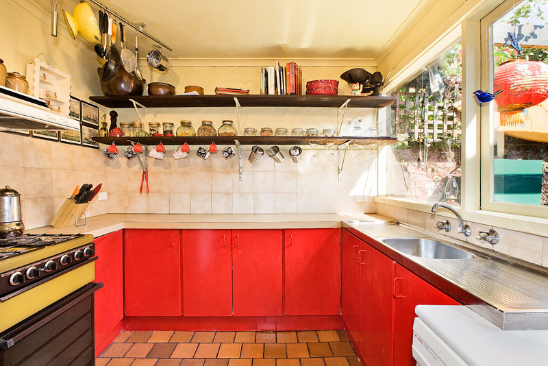 CHARMING VICTORIAN TERRACE Picture 3