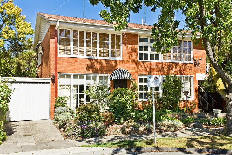 OUTDOOR ENTERTAINING IN THIS PERFECT POSITION Picture 1