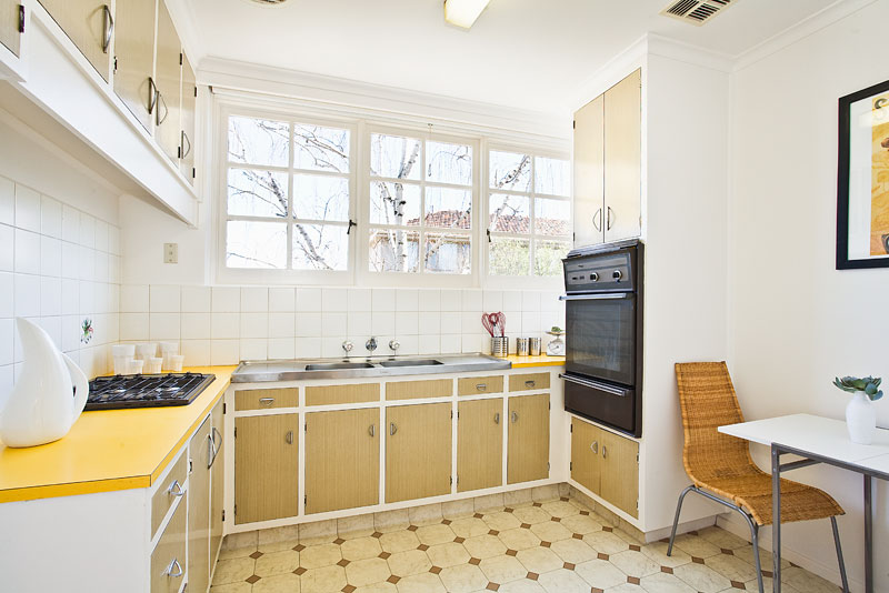 OUTDOOR ENTERTAINING IN THIS PERFECT POSITION Picture 3