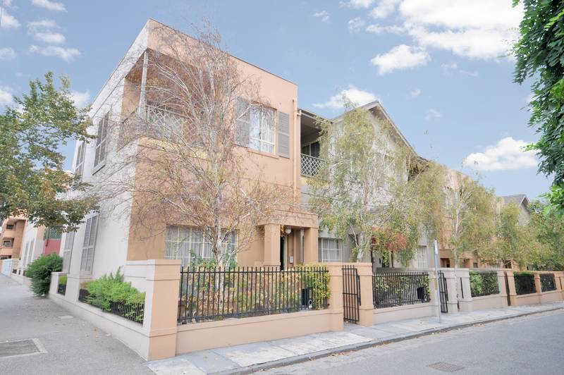 PARKLAND LIVING Picture 1