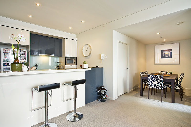 DESIGNER BAYSIDE LIVING Picture 3