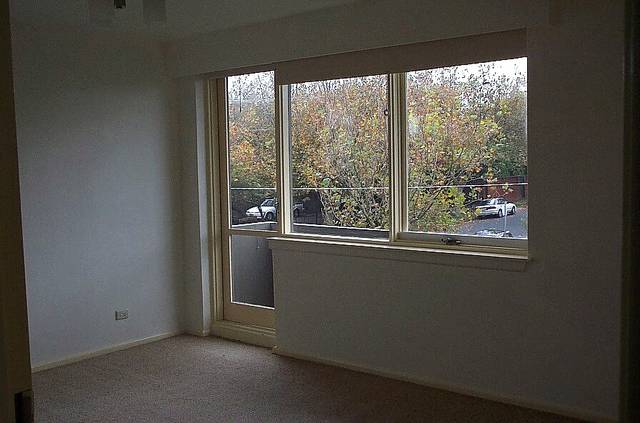 KEYS IN OFFICE @ HIGH STREET, PRAHRAN & FITZROY STREET, ST KILDA Picture 3