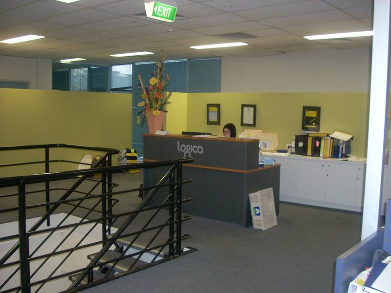 AFFORDABLE OFFICES WITH WAREHOUSE Picture 3