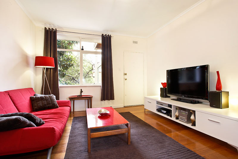 AFFORDABLE LIVING IN A PRIZED LOCATION Picture 2