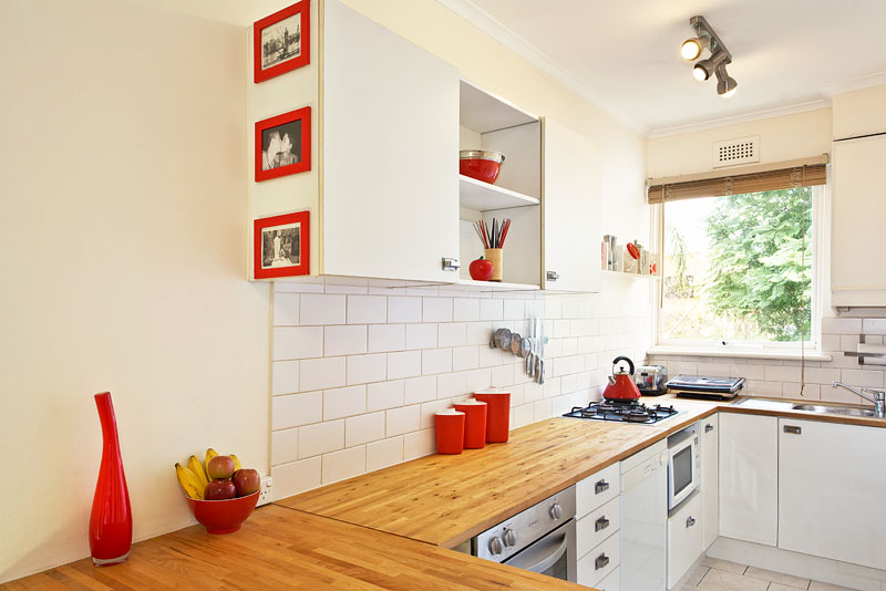 AFFORDABLE LIVING IN A PRIZED LOCATION Picture 3