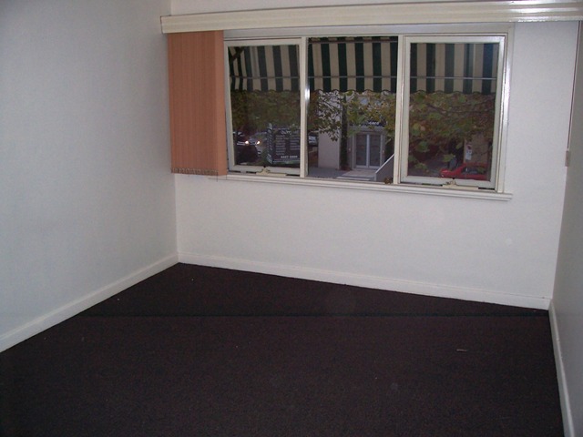 PLEASE CONTACT TENANT TO INSPECT - JAMES - 0433 998 702 Picture 3
