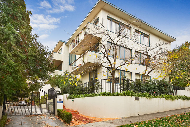 TRANQUIL, LIGHT AND BRIGHT Picture 1