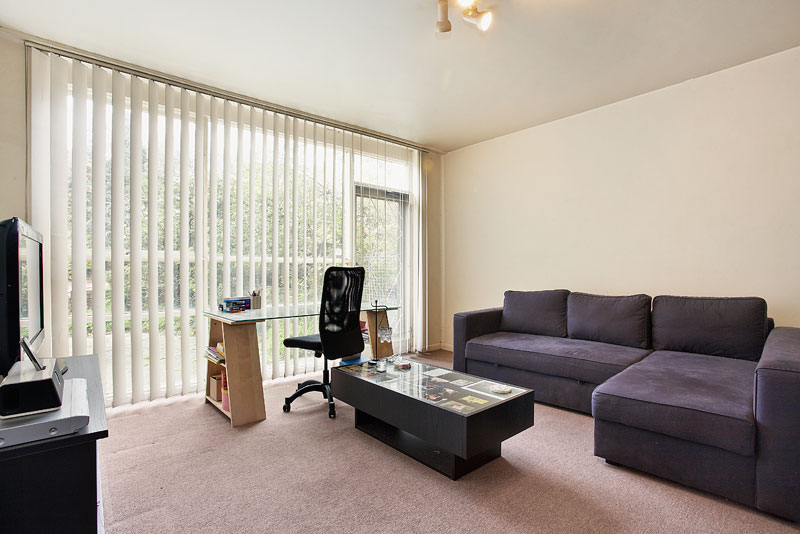 Affordable Courtyard Apartment Picture 1