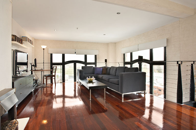 SLEEK, STYLISH WAREHOUSE LIVING Picture 1