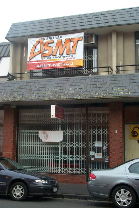 BOUTIQUE RETAIL OPPORTUNITY Picture 3