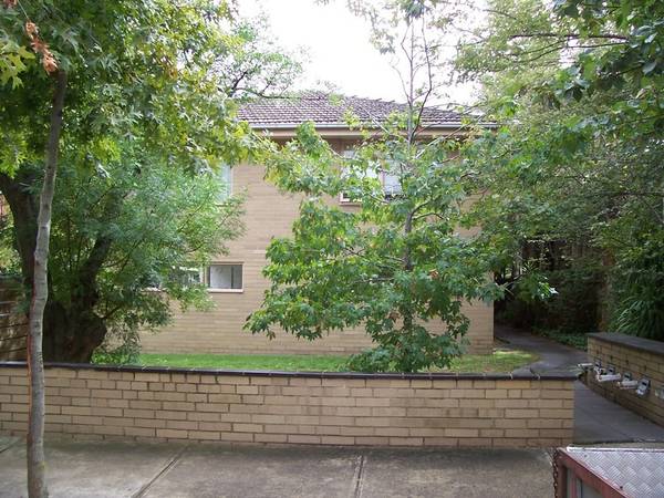 PLEASE CONTACT TENANT TO INSPECT - RUWENDRANIE & SOHAN -0437 352 480 Picture 1