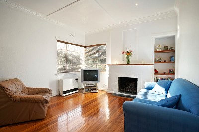 DELIGHTFUL ART DECO IN PARKSIDE LOCATION Picture