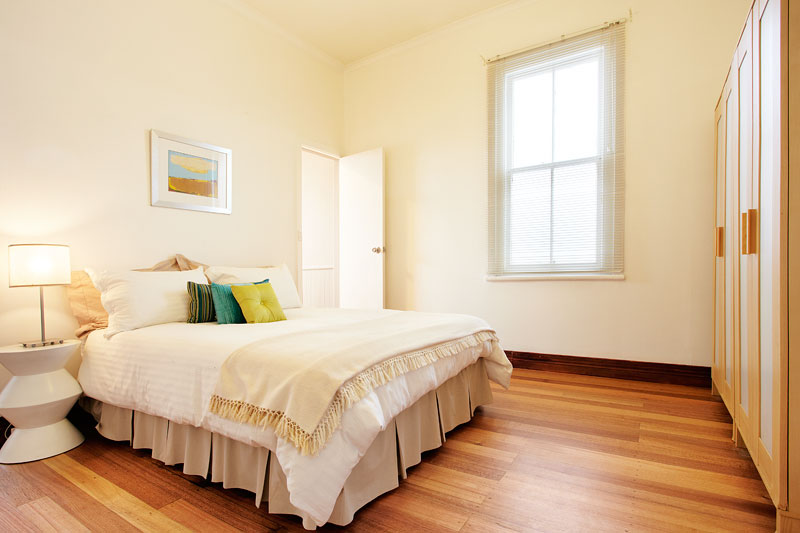 BRIGHT AND AFFORDABLE SOUTH YARRA LIVING Picture 3