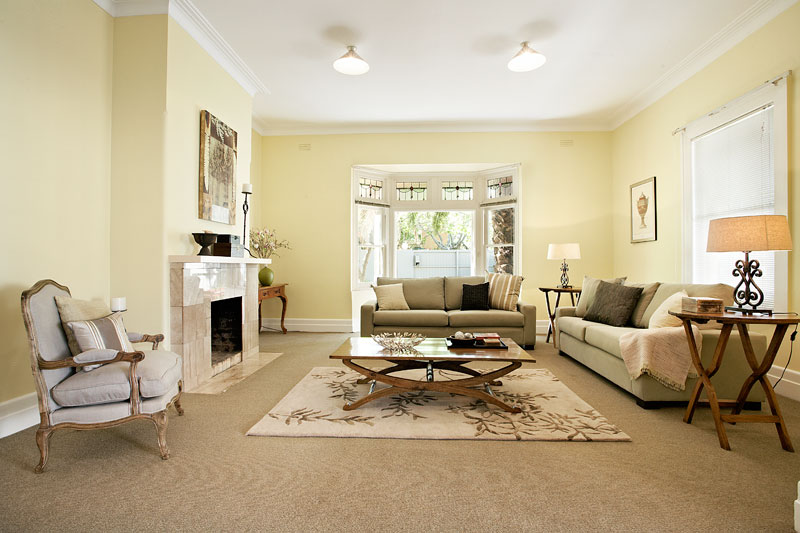 MASSIVE POTENTIAL BEHIND GRAND PERIOD FACADE Picture 2