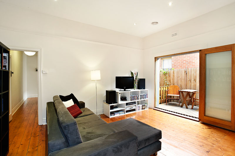 A GREAT LIFESTYLE.... AND EVEN BETTER LOCATION! Picture 1