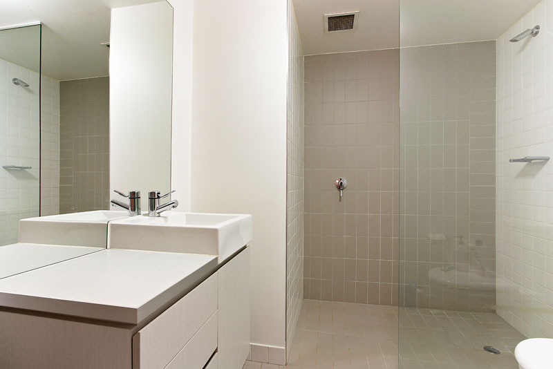 RESORT STYLE LIVING - EXCITEMENT PLUS!! Picture 3